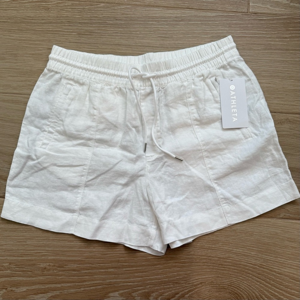 Athleta Retreat Linen Mid Rise 4" Short